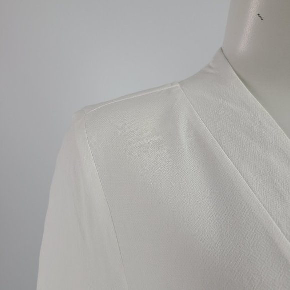 Le Chateau White Long Sleeve Top Size L NWT - Picture 2 of 11